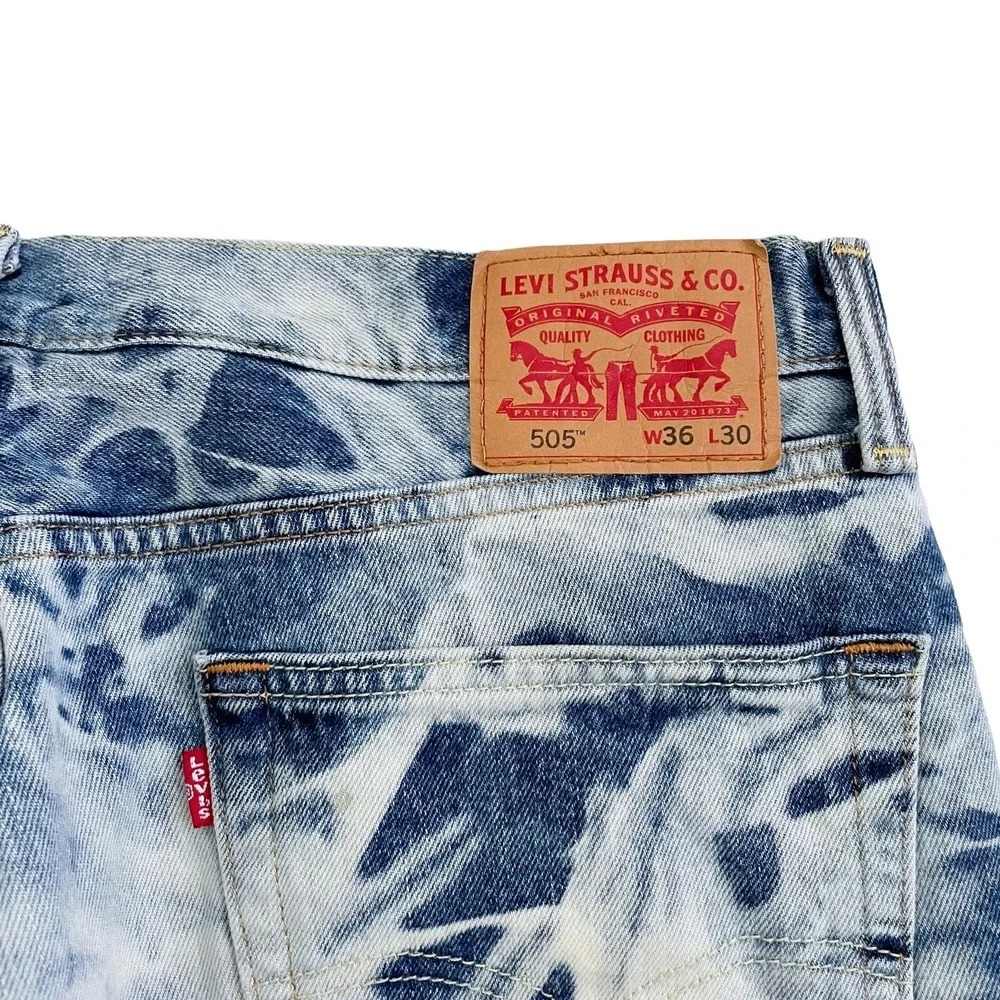 Vintage Levi's 505 Straight Leg Jeans size 36 x 30 - Bleached Paint Splatter